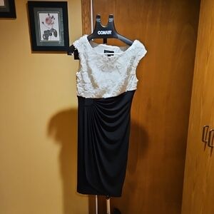 Connected Apparel Black and White Midi Dress